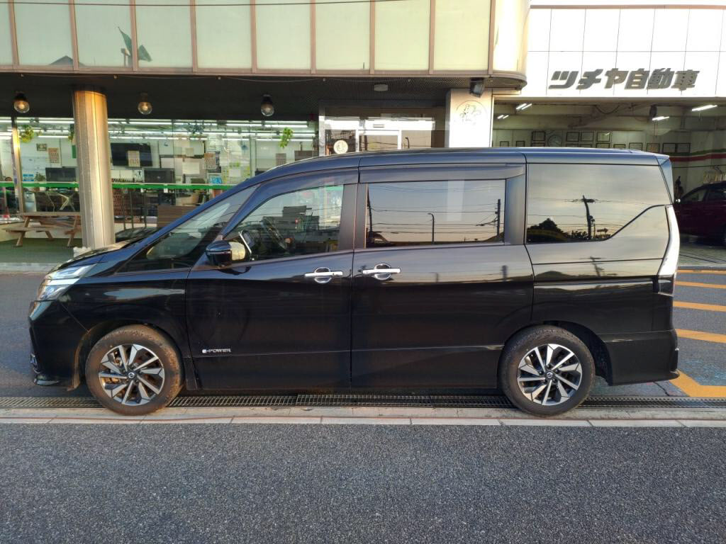 セレナｅパワーｅパワーハイウェイスターＶの写真 10