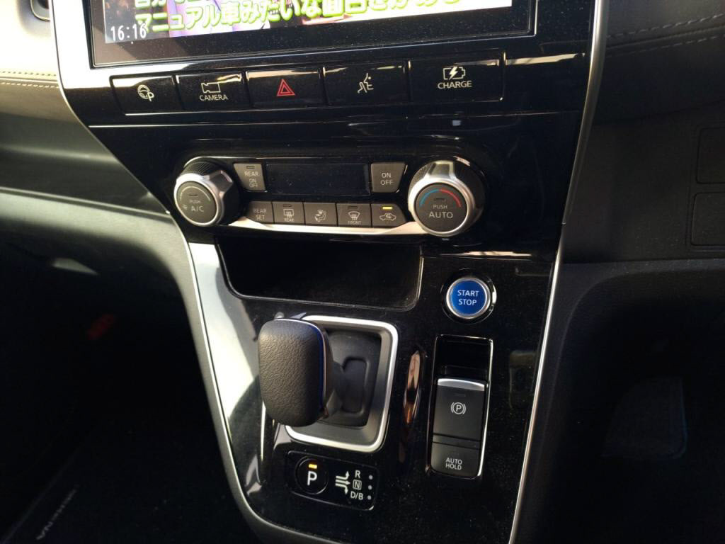 セレナｅパワーｅパワーハイウェイスターＶの写真 17