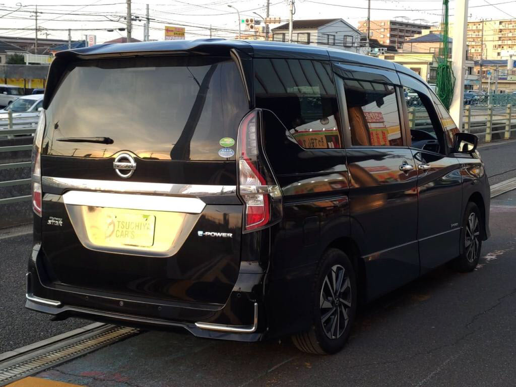 セレナｅパワーｅパワーハイウェイスターＶの写真 2