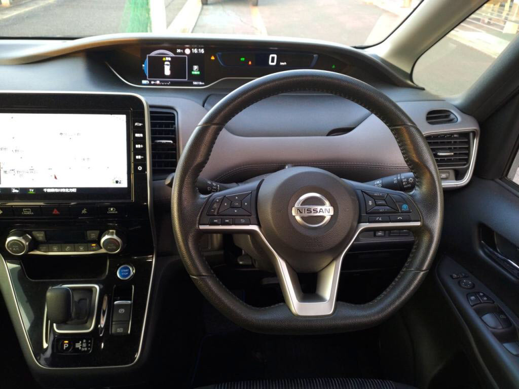 セレナｅパワーｅパワーハイウェイスターＶの写真 3