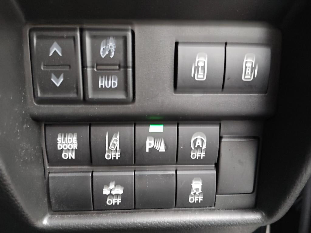 デリカＤ２カスタムカスタムハイブリッドＭＶカメラパッケージの写真 14