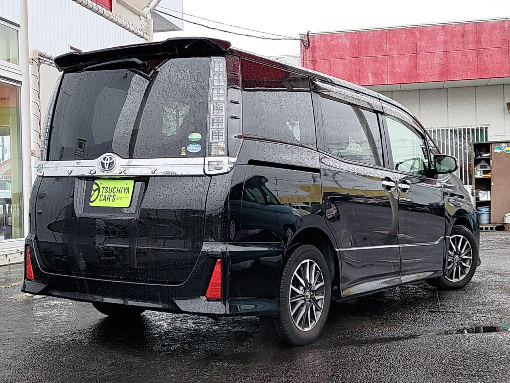 ヴォクシーＺＳキラメキの写真 2