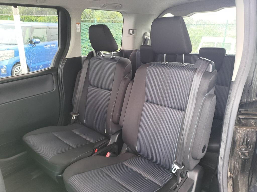 ヴォクシーＺＳキラメキの写真 20