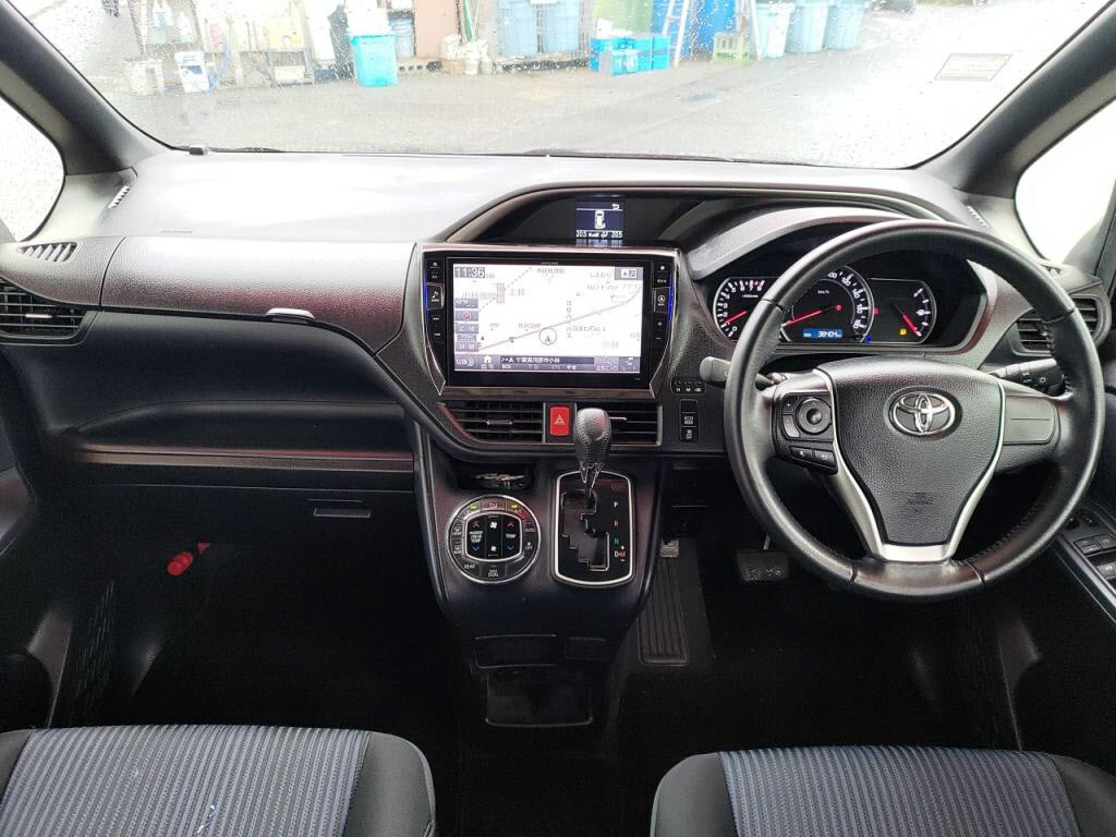 ヴォクシーＺＳキラメキの写真 3