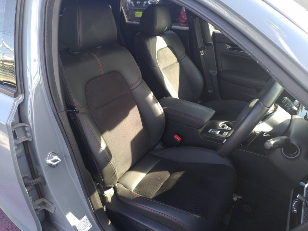 シビック５ＨＢハイブリッドｅＨＥＶの写真 13