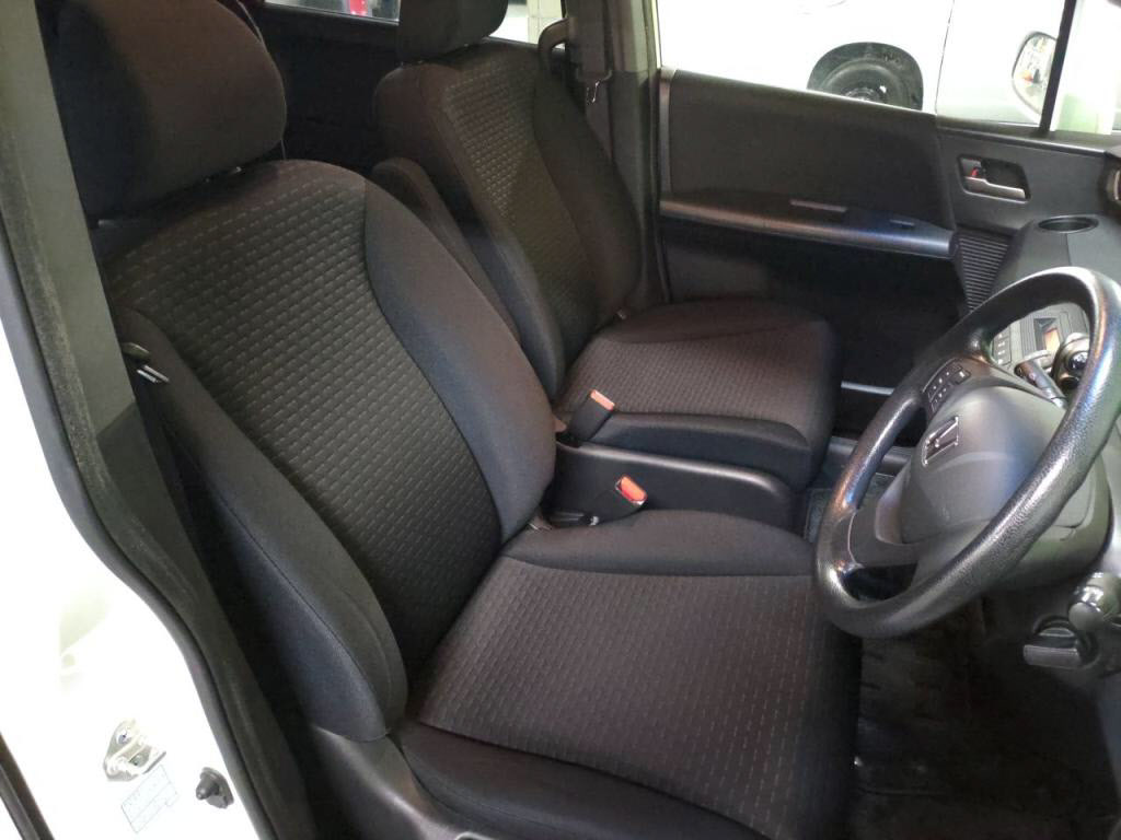 フリードスパイクＧジャストセレクションの写真 21