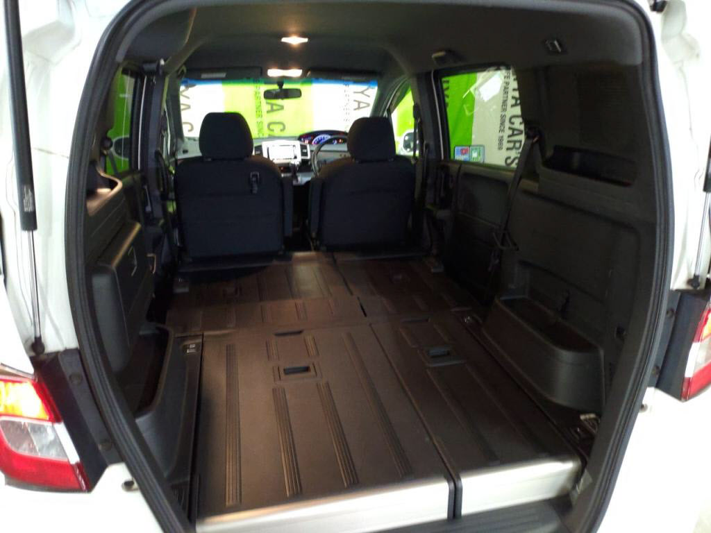 フリードスパイクＧジャストセレクションの写真 27