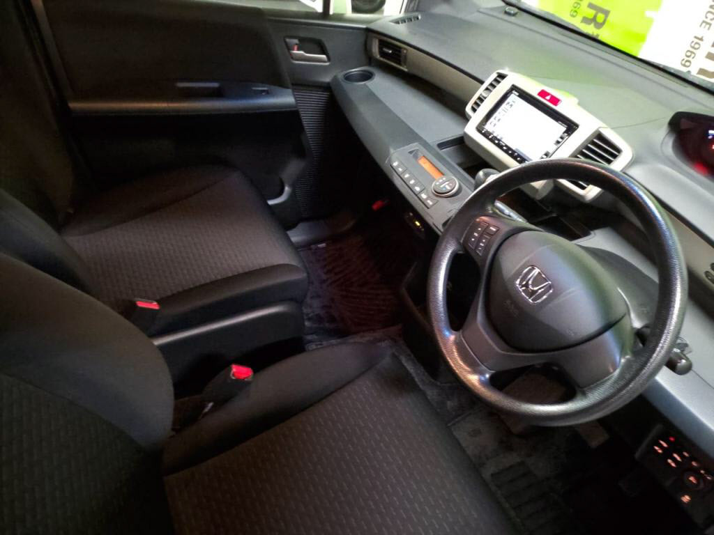 フリードスパイクＧジャストセレクションの写真 3