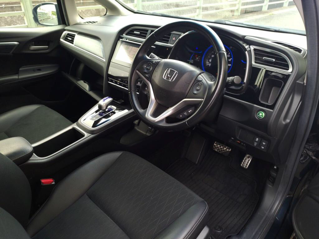 シャトルハイブリッドハイブリッドＺスタイルエディションの写真 3