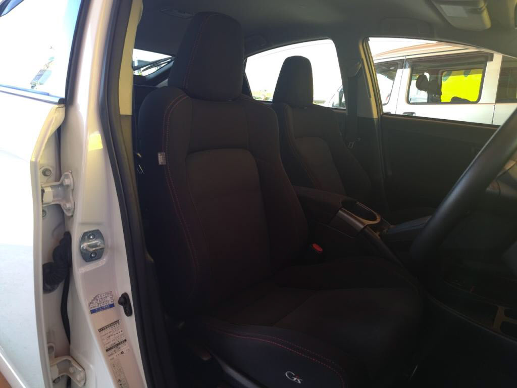 プリウスSツーリングセレクションGsの写真 13