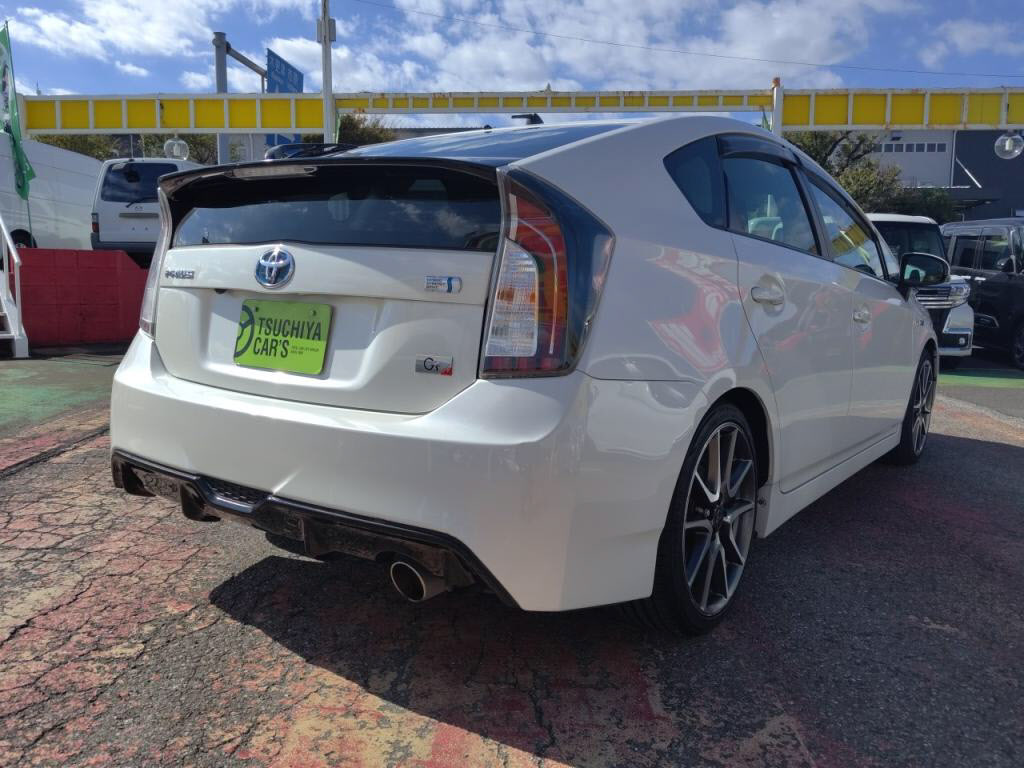 プリウスSツーリングセレクションGsの写真 2
