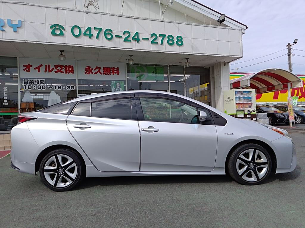 プリウスＳツーリングセレクションの写真 11