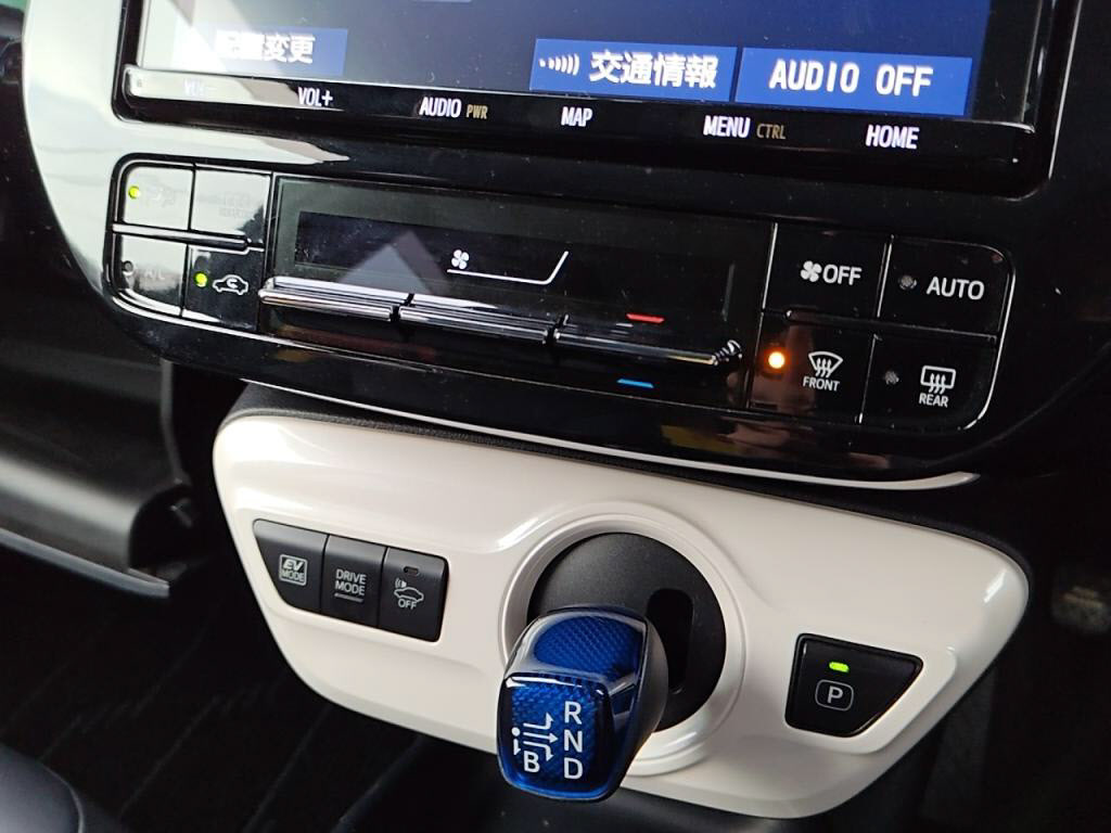 プリウスＳツーリングセレクションの写真 16