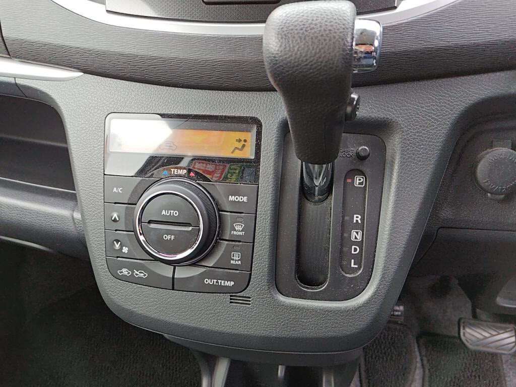 ワゴンＲスティングレーＸの写真 16