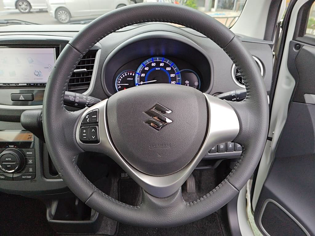 ワゴンＲスティングレーＸの写真 17