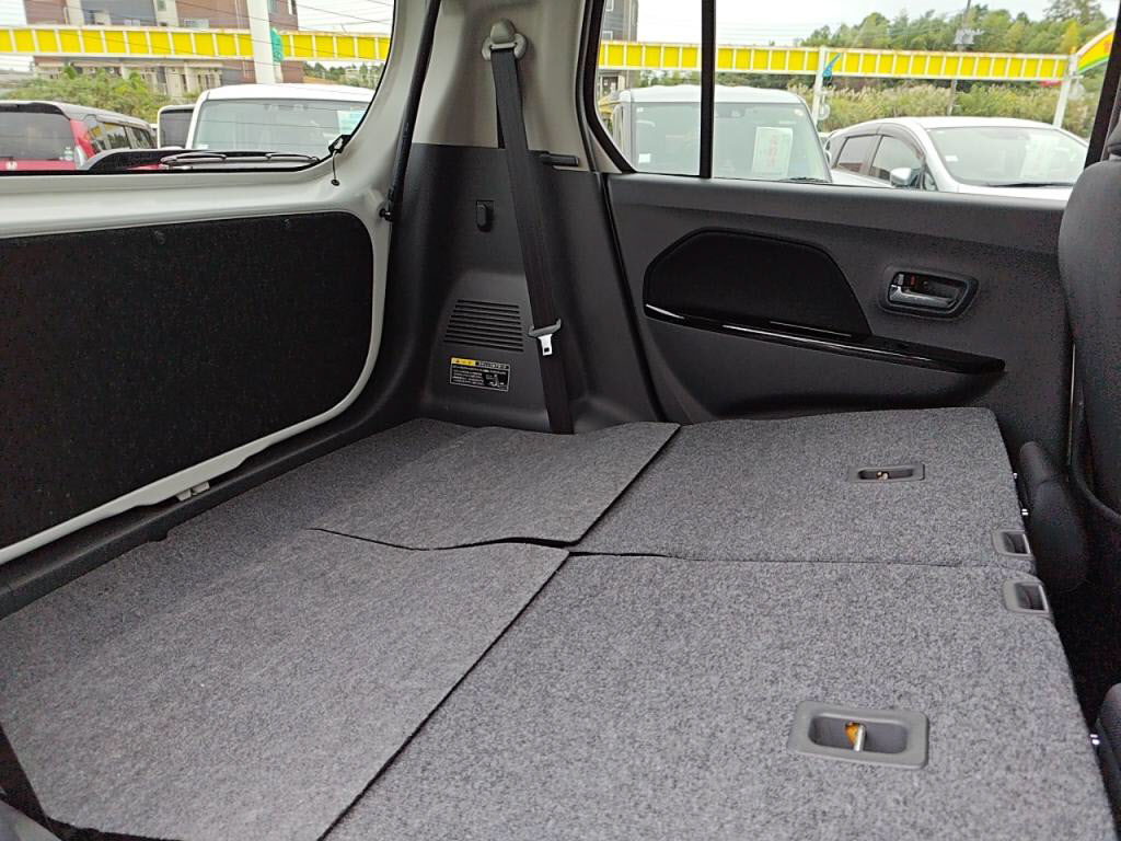 ワゴンＲスティングレーＸの写真 23