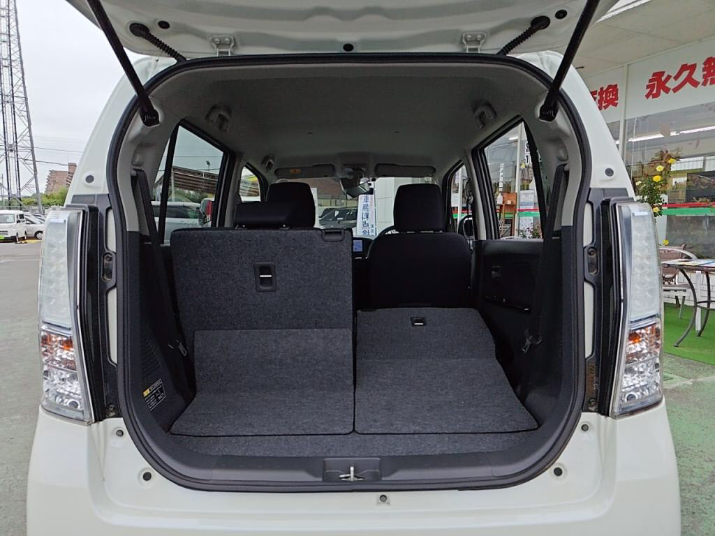 ワゴンＲスティングレーＸの写真 26