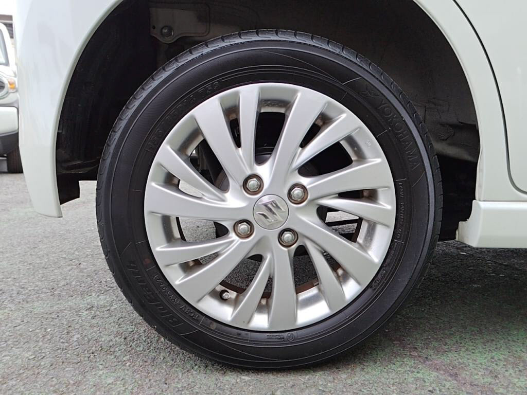 ワゴンＲスティングレーＸの写真 28