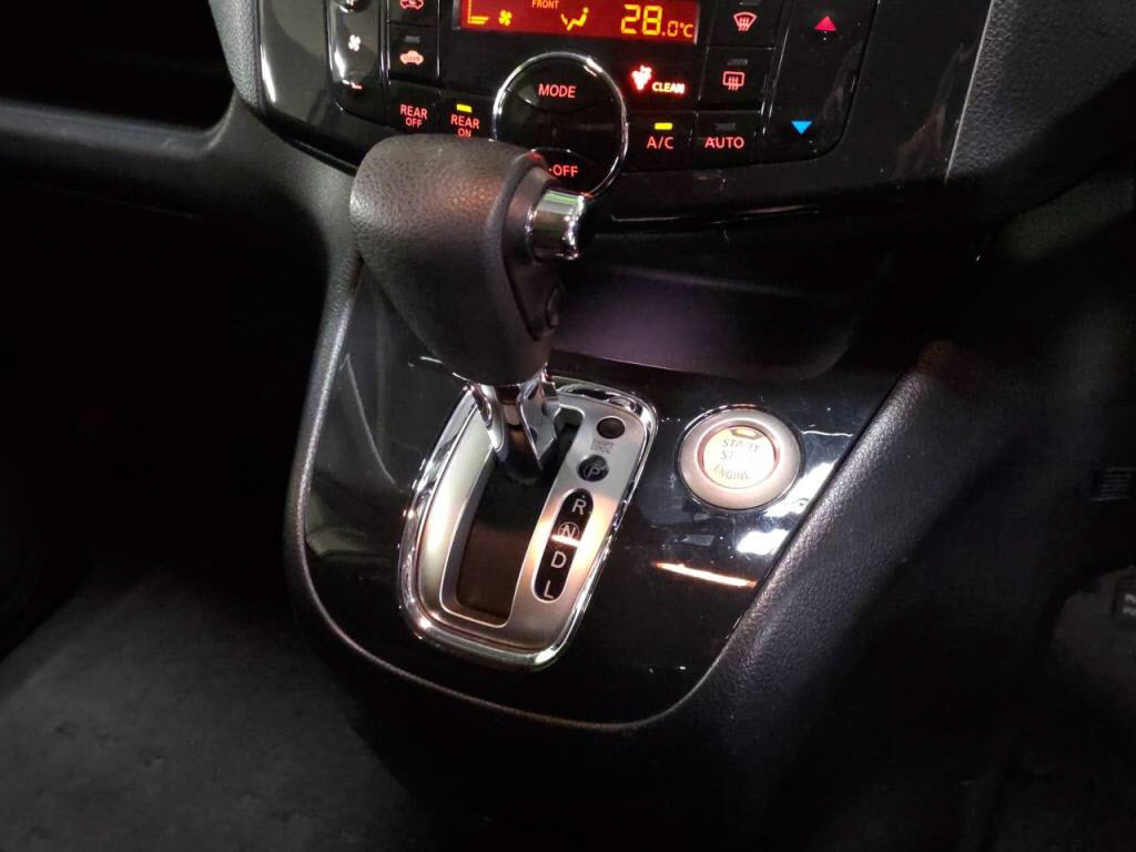 セレナハイウェイスターVセレクションの写真 17