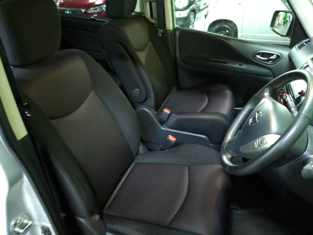 セレナハイウェイスターVセレクションの写真 21