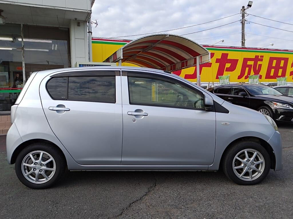 ミライースＸメモリアルエディションの写真 11