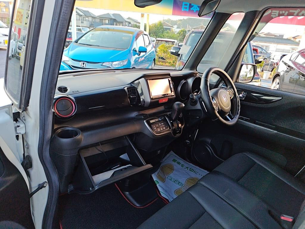 N_BOXカスタムG・ターボLパッケージの写真 22