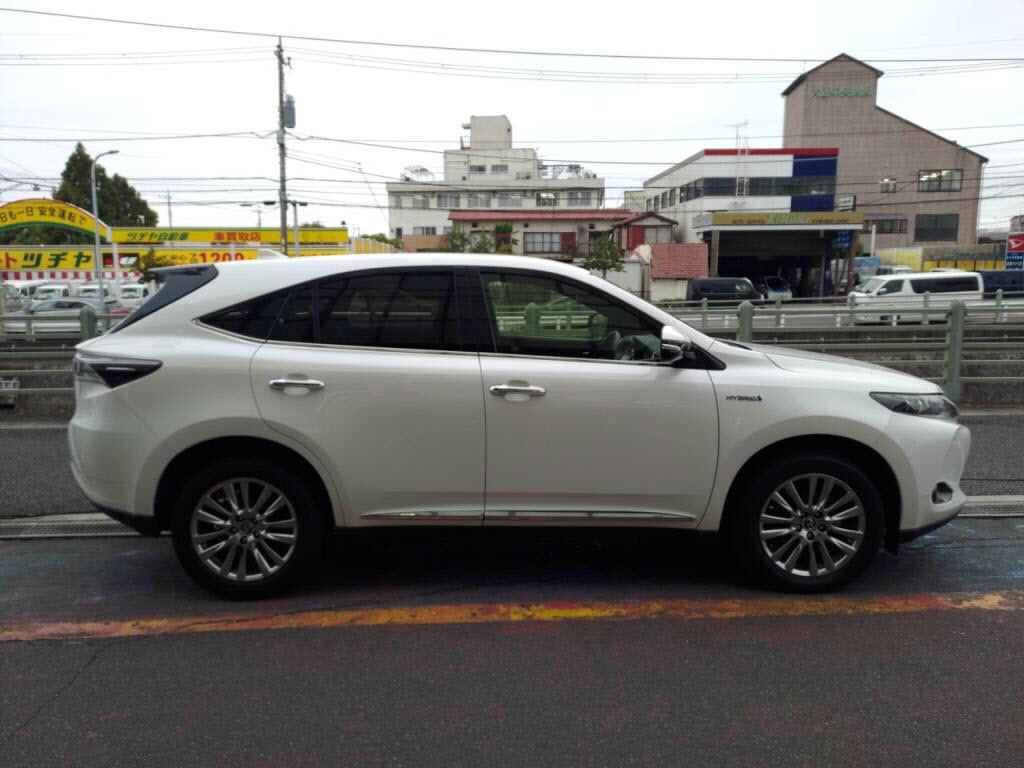 ハリアーハイブリッドプレミアムの写真 12