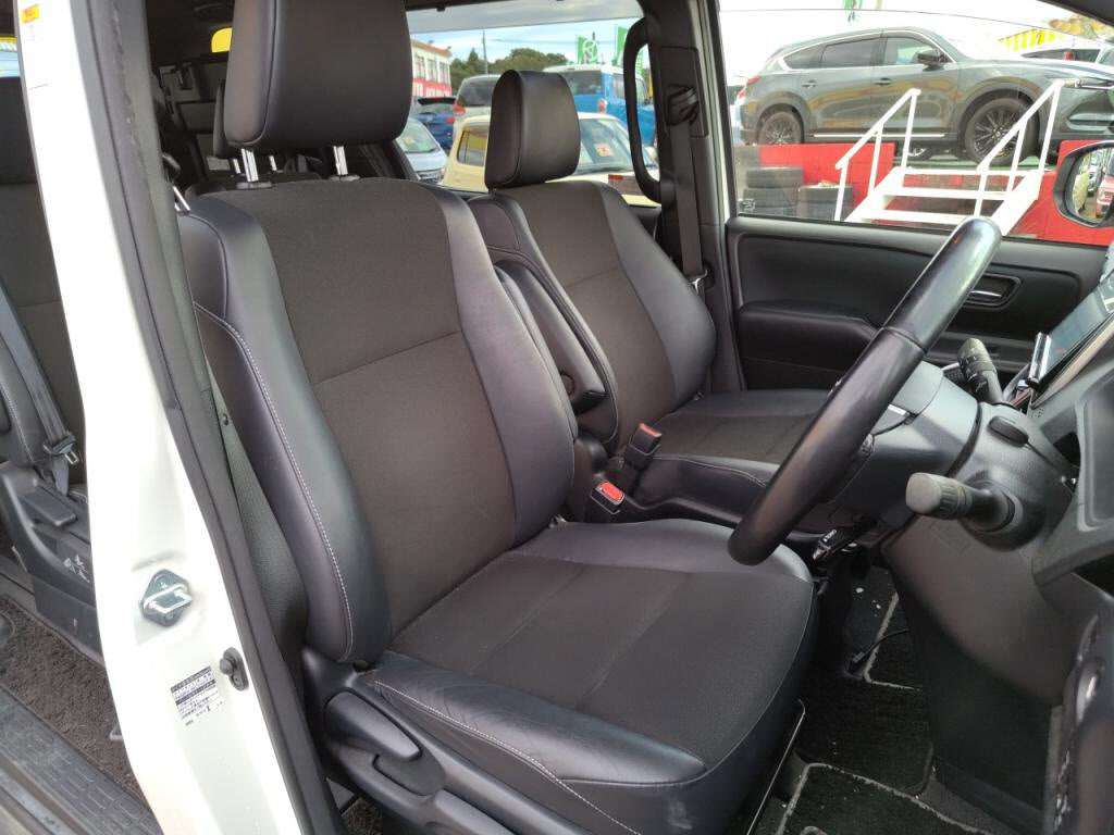 ノアSiダブルバイビーの写真 13