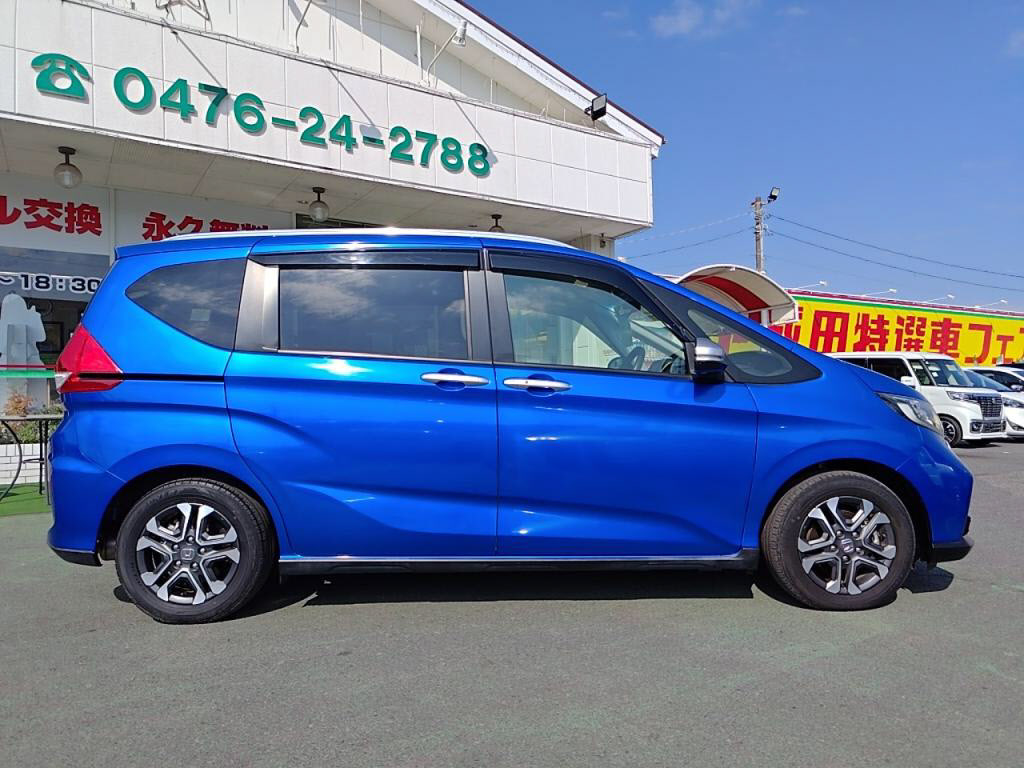 フリードハイブリッドハイブリッドクロスターの写真 11