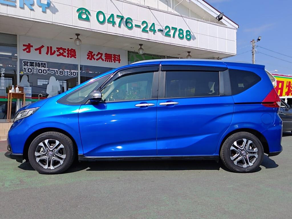 フリードハイブリッドハイブリッドクロスターの写真 12