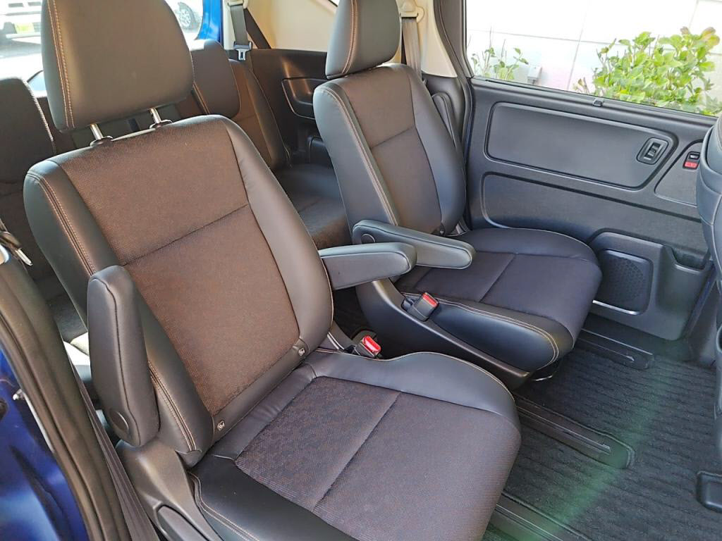 フリードハイブリッドハイブリッドクロスターの写真 22