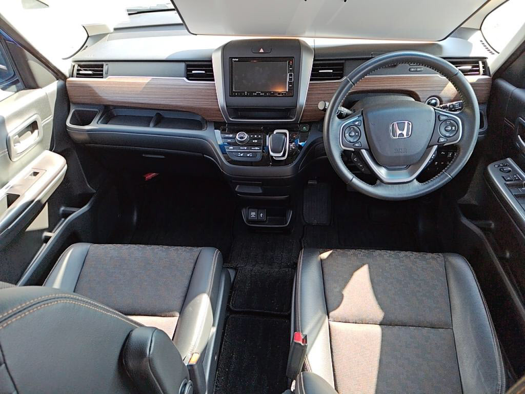 フリードハイブリッドハイブリッドクロスターの写真 3