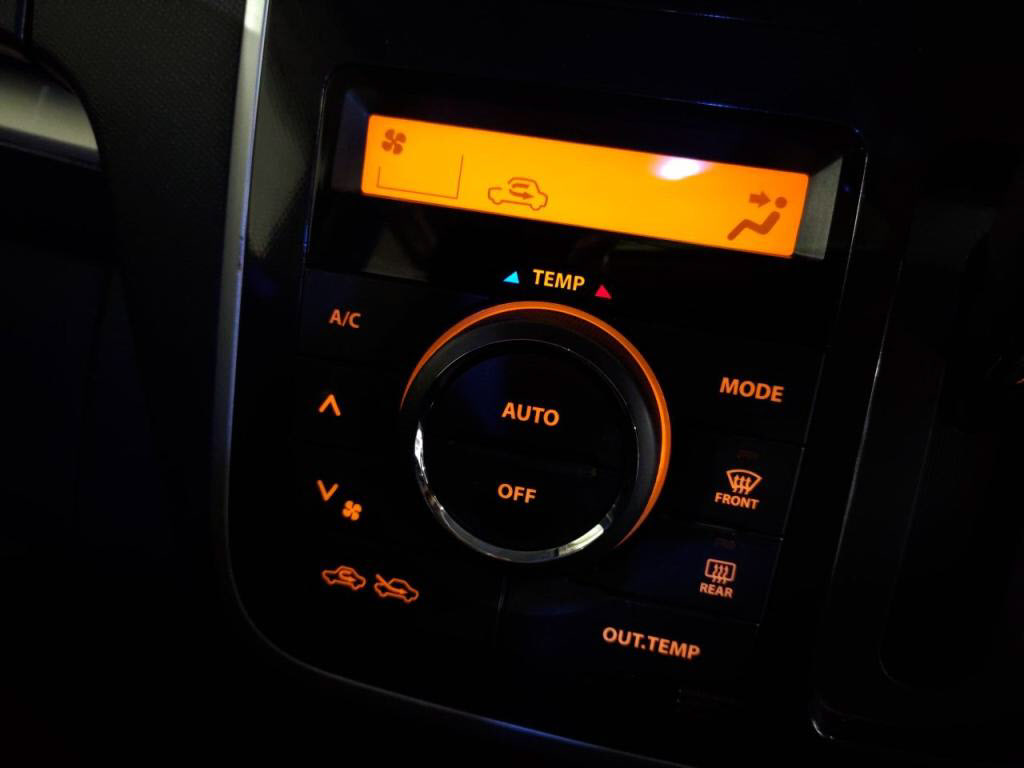 ワゴンＲスティングレーＸの写真 17