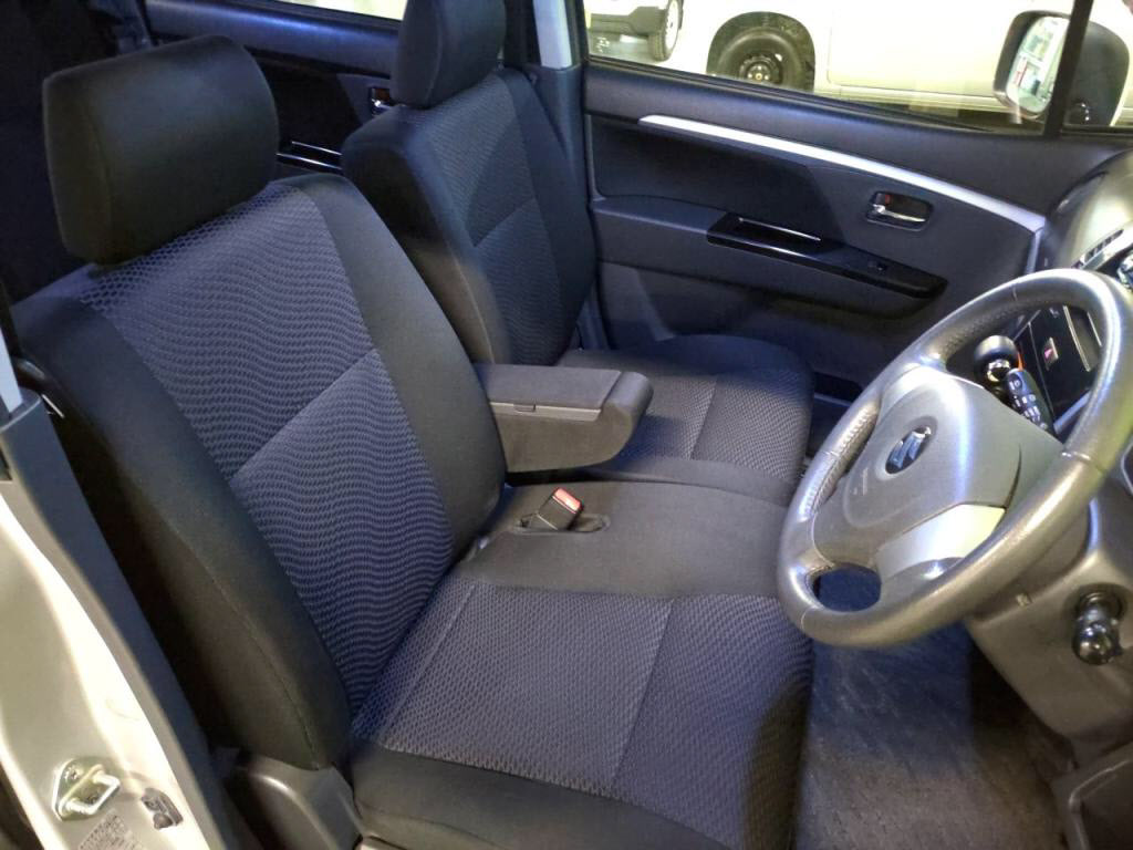 ワゴンＲスティングレーＸの写真 21