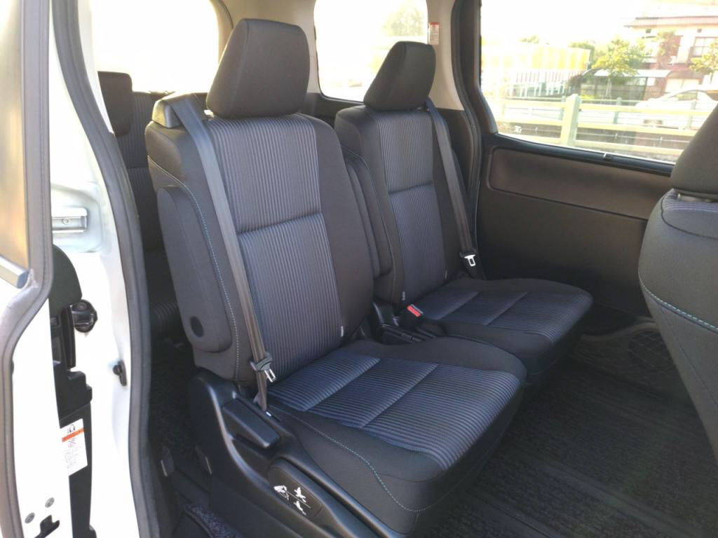 ヴォクシーZSの写真 22