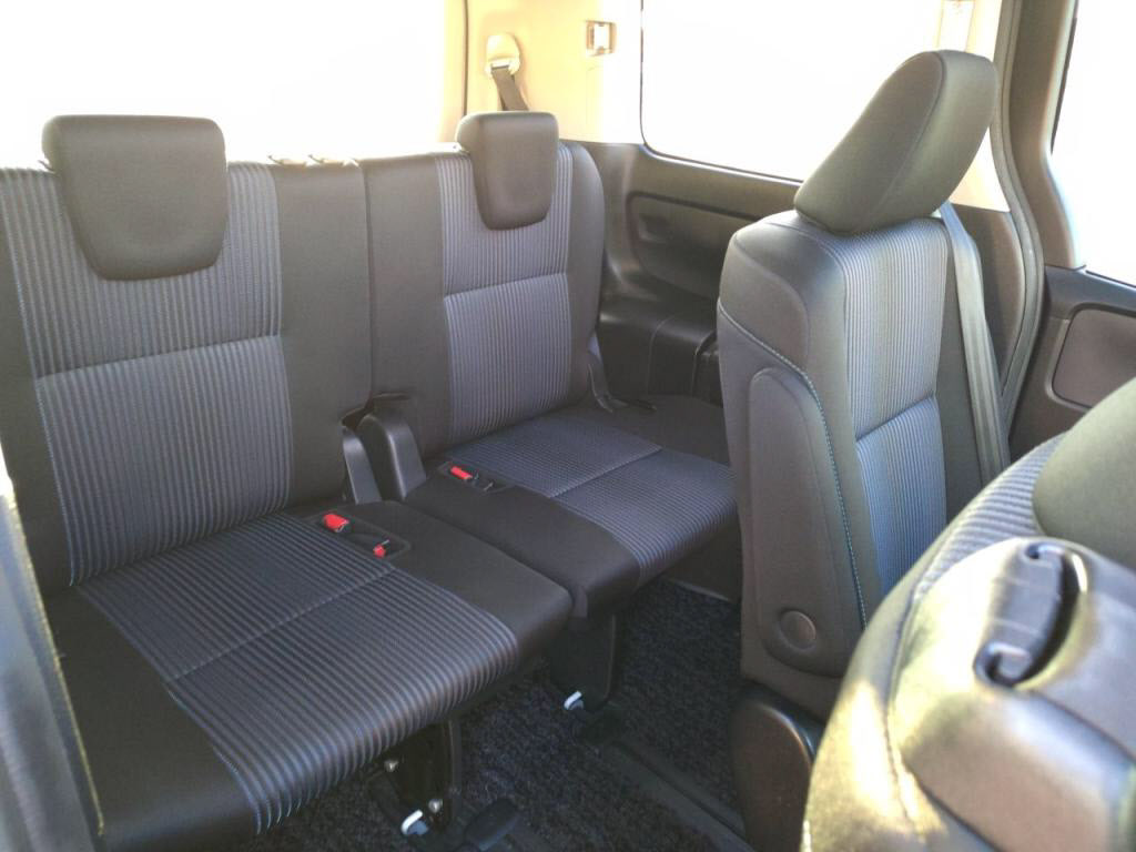 ヴォクシーZSの写真 23