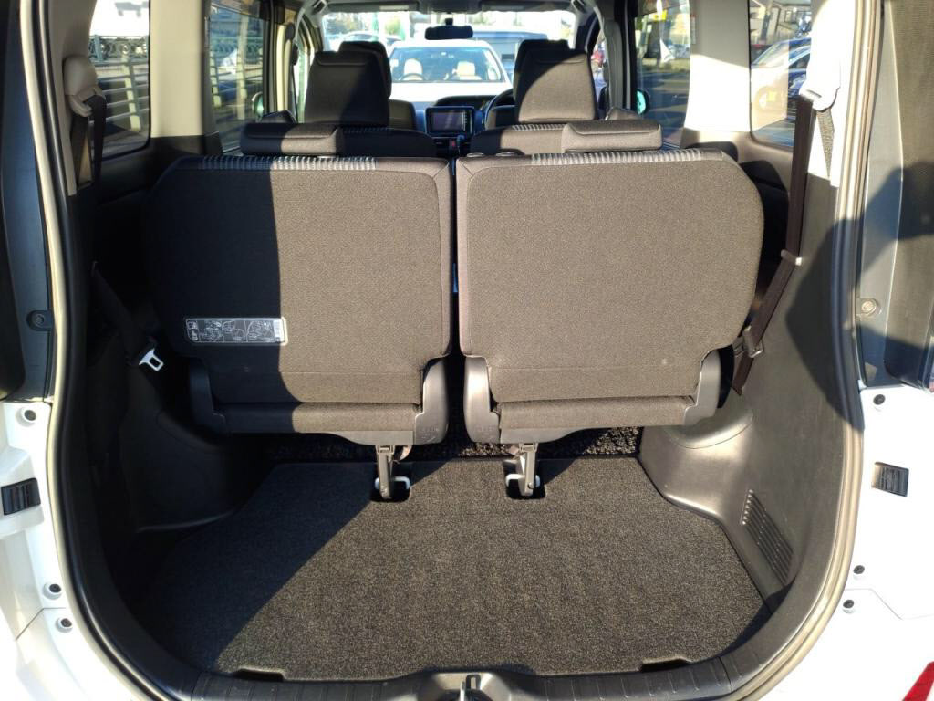 ヴォクシーZSの写真 25