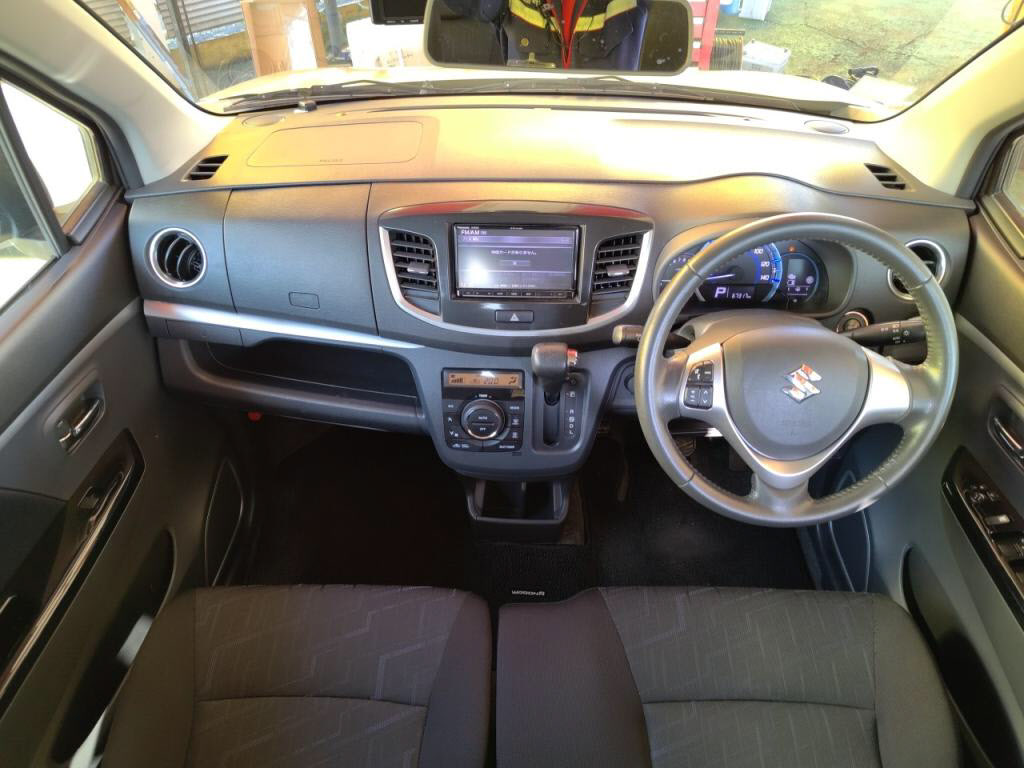 ワゴンＲスティングレーＸの写真 3