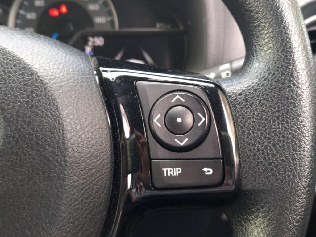 ヴィッツハイブリッドハイブリッドFの写真 15