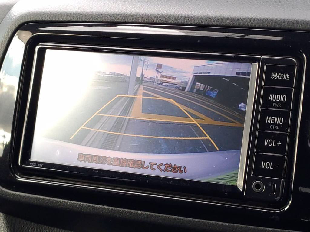 ヴィッツハイブリッドハイブリッドFの写真 18