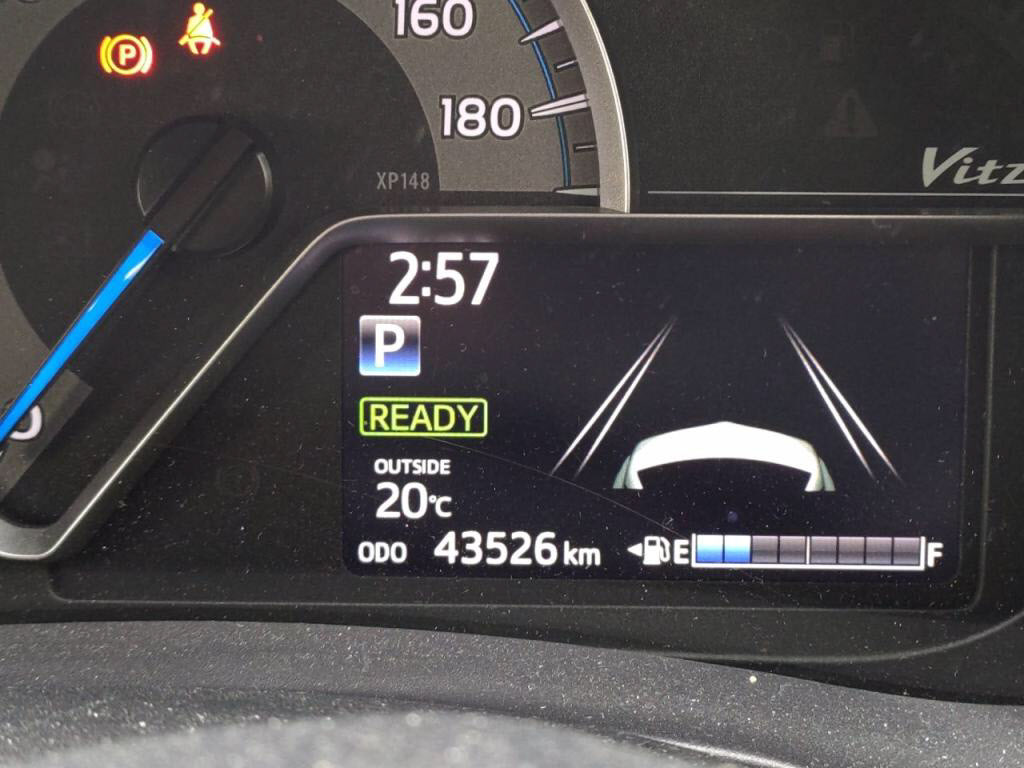 ヴィッツハイブリッドハイブリッドFの写真 29