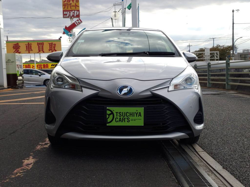 ヴィッツハイブリッドハイブリッドFの写真 9