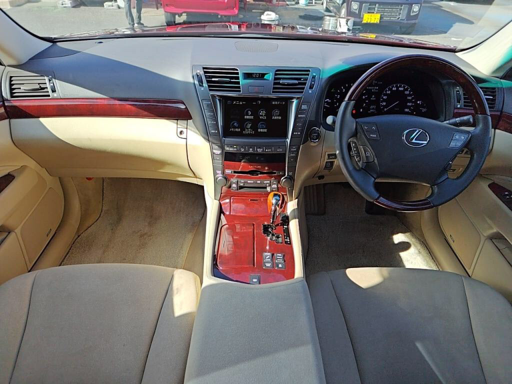 ＬＳハイブリッドＬＳ６００ｈの写真 3