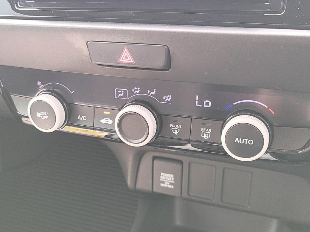 フィットハイブリッドｅＨＥＶベーシックの写真 14