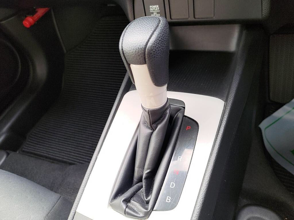 フィットハイブリッドｅＨＥＶベーシックの写真 15