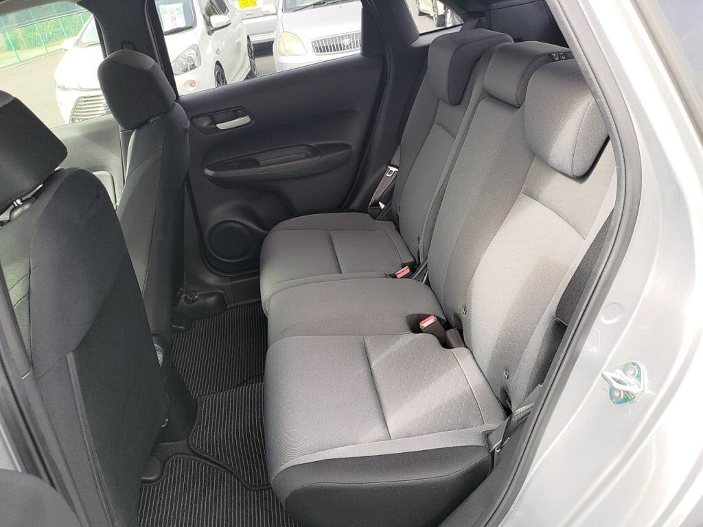 フィットハイブリッドｅＨＥＶベーシックの写真 23