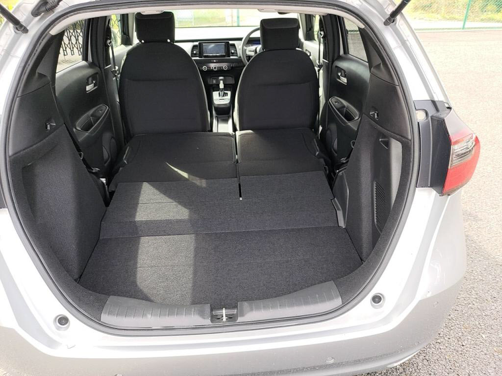 フィットハイブリッドｅＨＥＶベーシックの写真 27