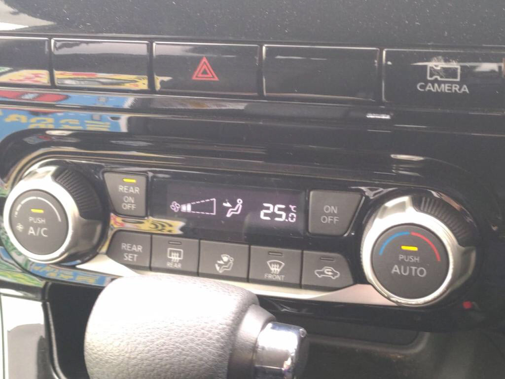 セレナハイウェイスターＶの写真 18