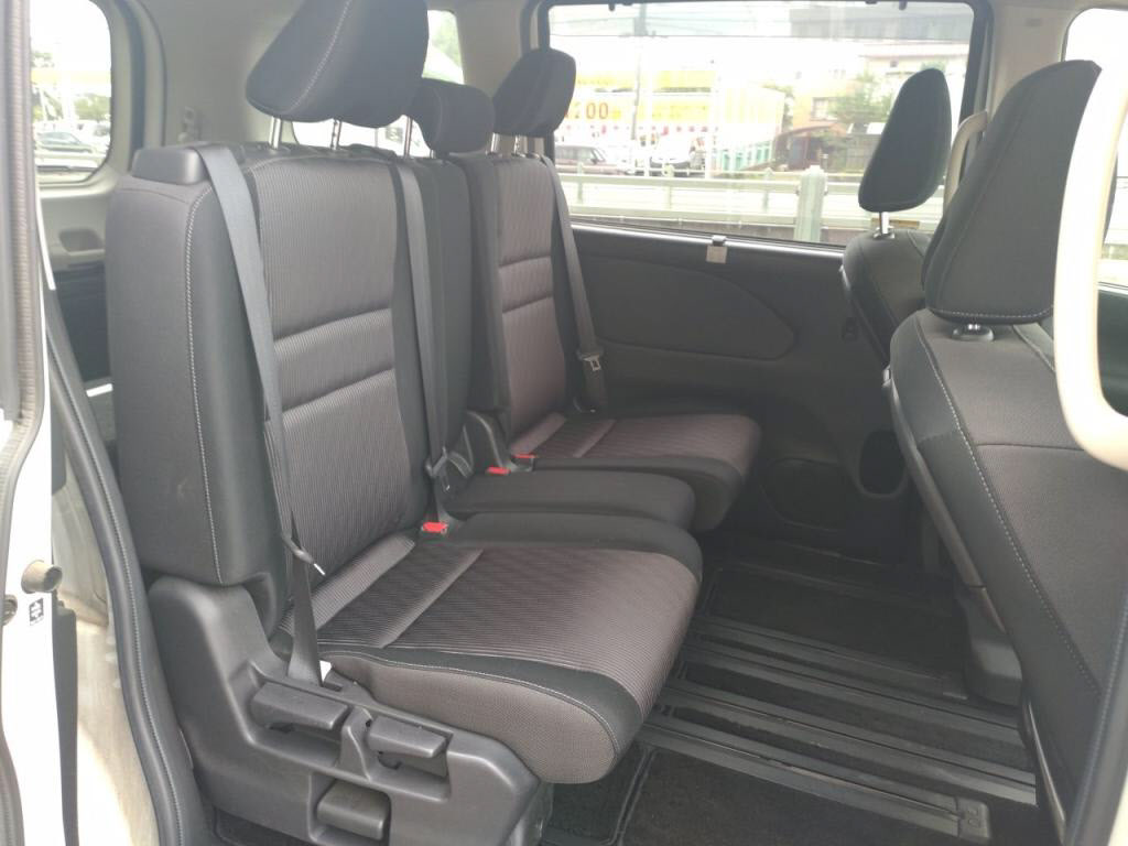 セレナハイウェイスターＶの写真 22