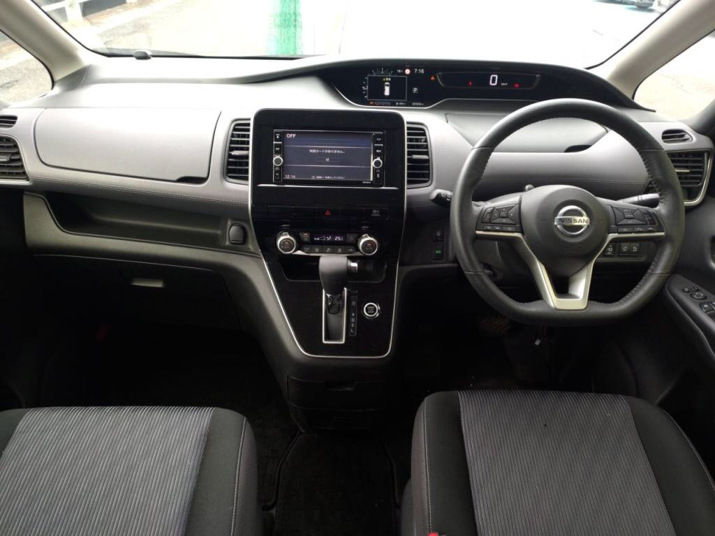 セレナハイウェイスターＶの写真 3